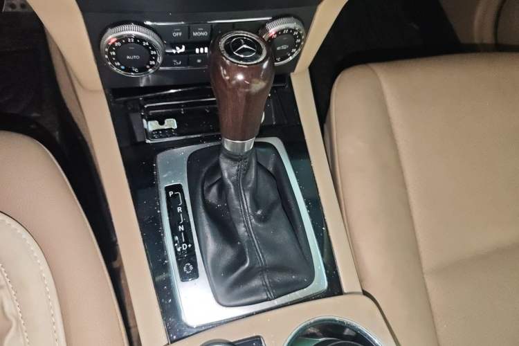Used Mercedes-Benz GLK-Class 2011 GLK 300 4MATIC Fashion Model Gear Lever