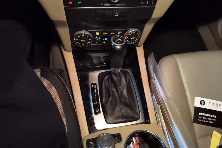 Used Mercedes-Benz GLK-Class 2011 GLK 300 4MATIC Fashion Model Gear Lever