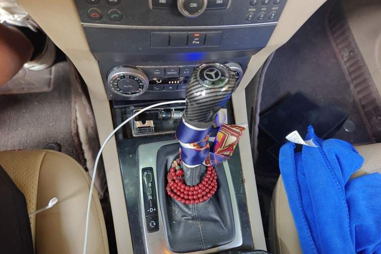 Used Mercedes-Benz GLK-Class 2011 GLK 300 4MATIC Fashion Model Gear Lever