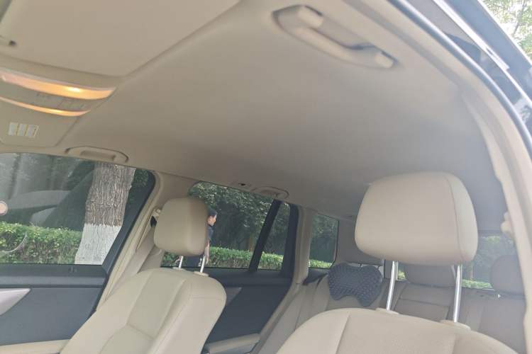 Used Mercedes-Benz GLK-Class 2011 GLK 300 4MATIC Dynamic Model Headliner