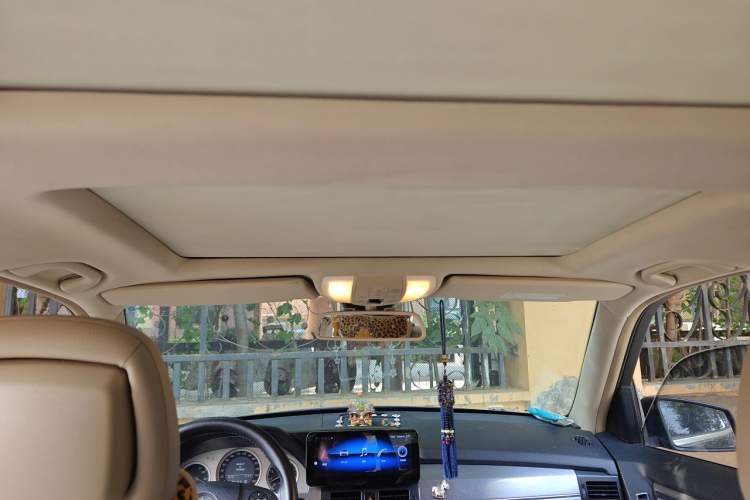 Used Mercedes-Benz GLK-Class 2011 GLK 300 4MATIC Fashion Model Headliner