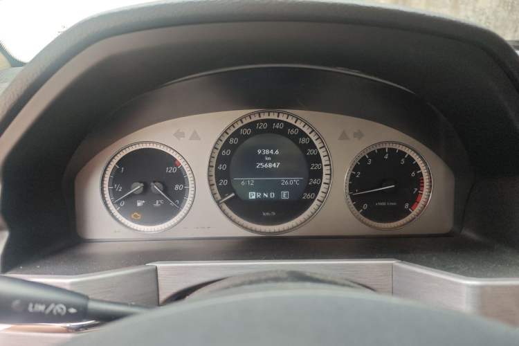 Used Mercedes-Benz GLK-Class 2011 GLK 300 4MATIC Luxury Model Instrument Cluster
