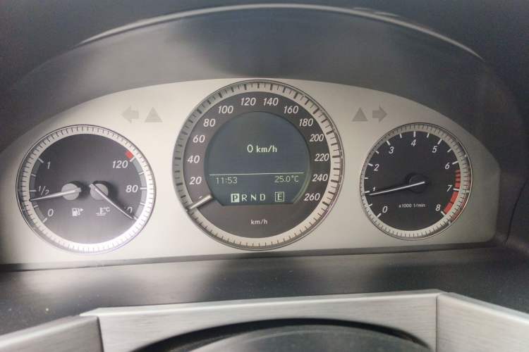 Used Mercedes-Benz GLK-Class 2011 GLK 300 4MATIC Luxury Model Instrument Cluster