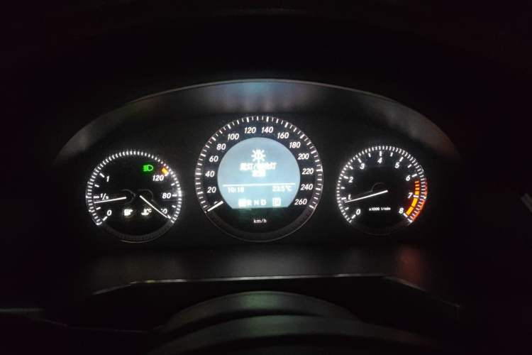 Used Mercedes-Benz GLK-Class 2011 GLK 300 4MATIC Luxury Model Instrument Cluster