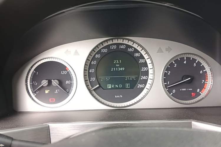 Used Mercedes-Benz GLK-Class 2011 GLK 300 4MATIC Fashion Model Instrument Cluster