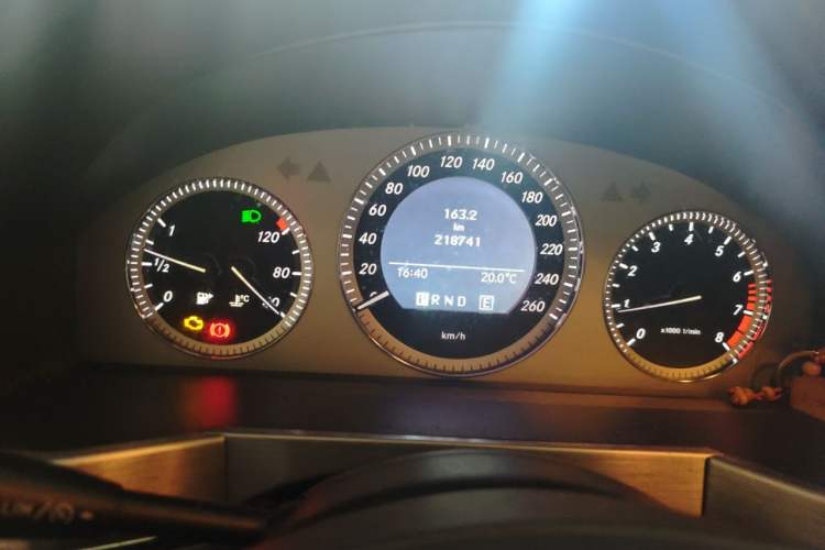 Used Mercedes-Benz GLK-Class 2011 GLK 300 4MATIC Dynamic Model Instrument Cluster