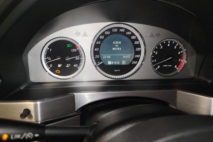 Used Mercedes-Benz GLK-Class 2011 GLK 300 4MATIC Dynamic Model Instrument Cluster