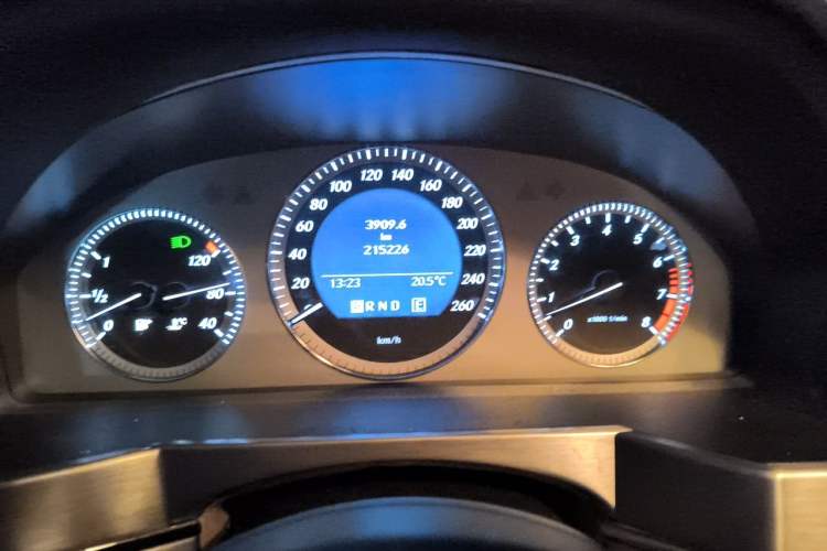 Used Mercedes-Benz GLK-Class 2011 GLK 300 4MATIC Fashion Model Instrument Cluster