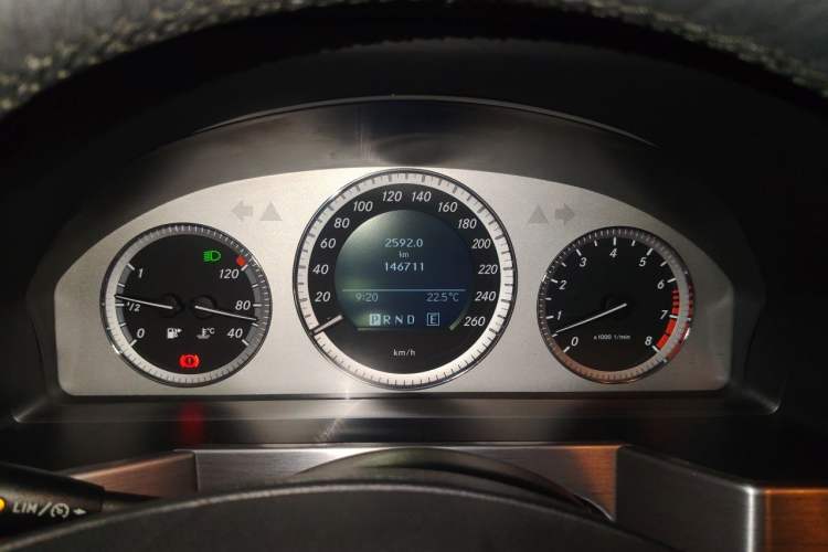 Used Mercedes-Benz GLK-Class 2011 GLK 300 4MATIC Fashion Model Instrument Cluster