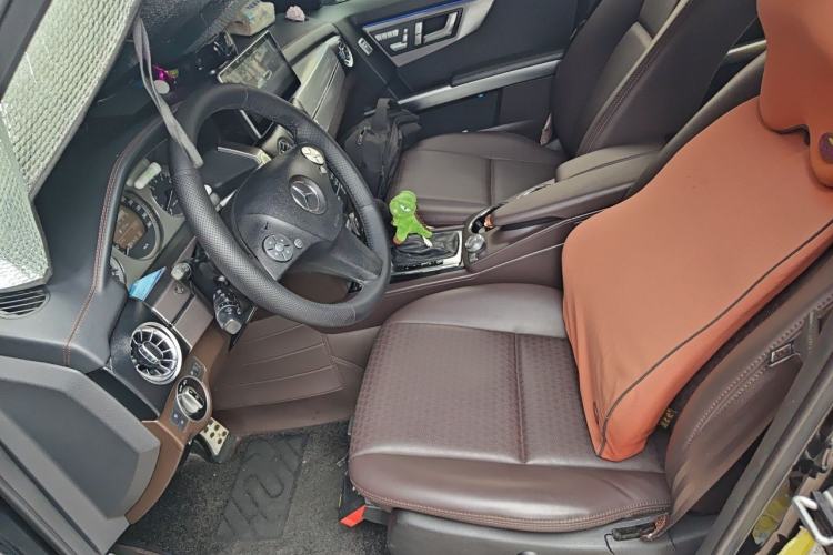 Used Mercedes-Benz GLK-Class 2011 GLK 300 4MATIC Fashion Model Left Front Seat