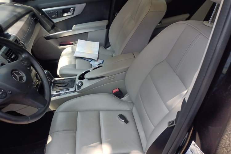 Used Mercedes-Benz GLK-Class 2011 GLK 300 4MATIC Fashion Model Left Front Seat