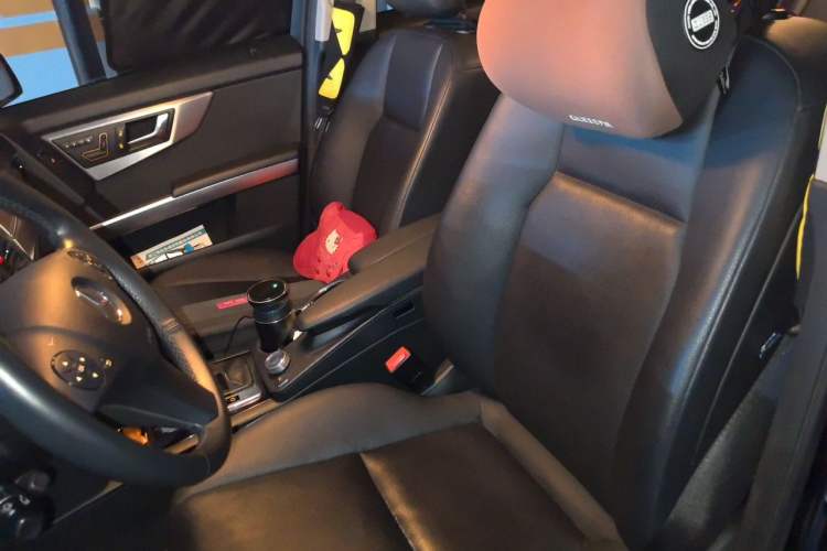 Used Mercedes-Benz GLK-Class 2011 GLK 300 4MATIC Fashion Model Left Front Seat