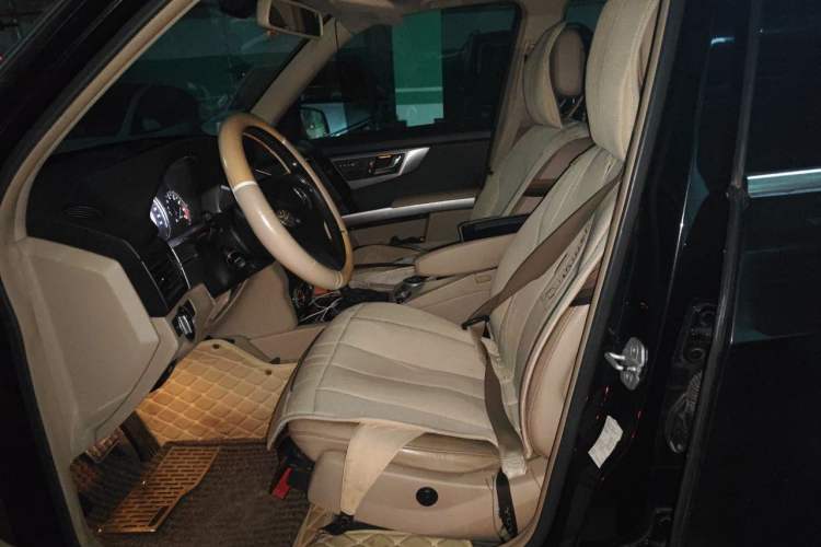 Used Mercedes-Benz GLK-Class 2011 GLK 300 4MATIC Luxury Model Left Front Seat