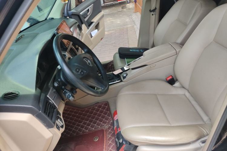 Used Mercedes-Benz GLK-Class 2011 GLK 300 4MATIC Dynamic Model Left Front Seat