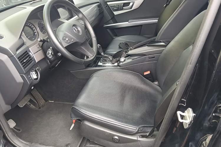 Used Mercedes-Benz GLK-Class 2011 GLK 300 4MATIC Fashion Model Left Front Seat