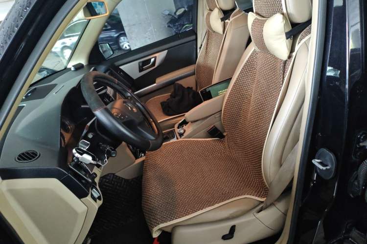 Used Mercedes-Benz GLK-Class 2011 GLK 300 4MATIC Dynamic Model Left Front Seat