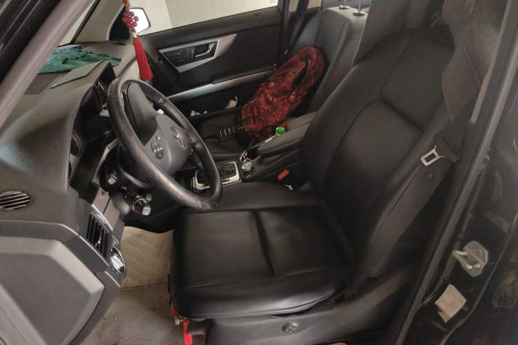 Used Mercedes-Benz GLK-Class 2011 GLK 300 4MATIC Fashion Model Left Front Seat