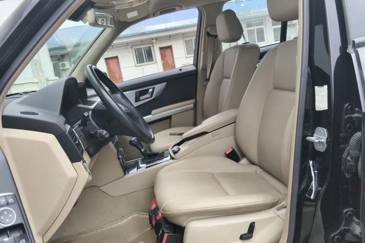 Used Mercedes-Benz GLK-Class 2011 GLK 300 4MATIC Fashion Model Left Front Seat