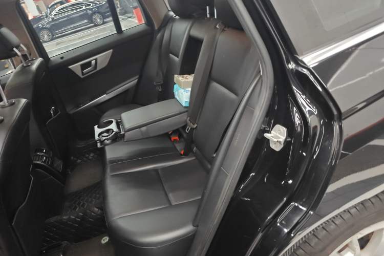 Used Mercedes-Benz GLK-Class 2011 GLK 300 4MATIC Fashion Model Left Rear Seat