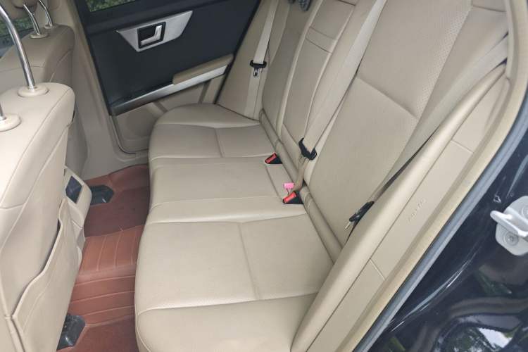 Used Mercedes-Benz GLK-Class 2011 GLK 300 4MATIC Dynamic Model Left Rear Seat