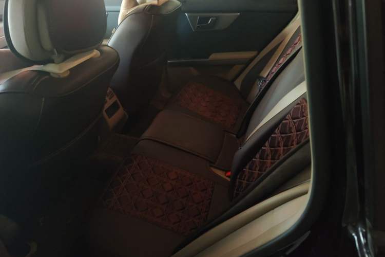Used Mercedes-Benz GLK-Class 2011 GLK 300 4MATIC Dynamic Model Left Rear Seat