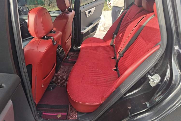 Used Mercedes-Benz GLK-Class 2011 GLK 300 4MATIC Dynamic Model Left Rear Seat