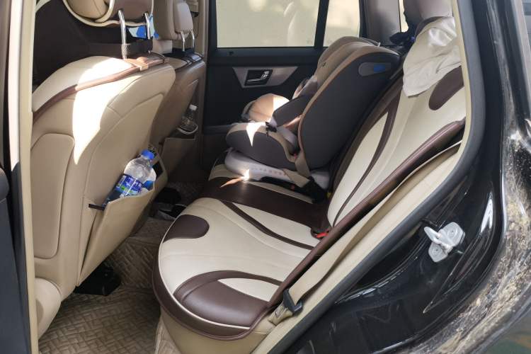 Used Mercedes-Benz GLK-Class 2011 GLK 300 4MATIC Dynamic Model Left Rear Seat