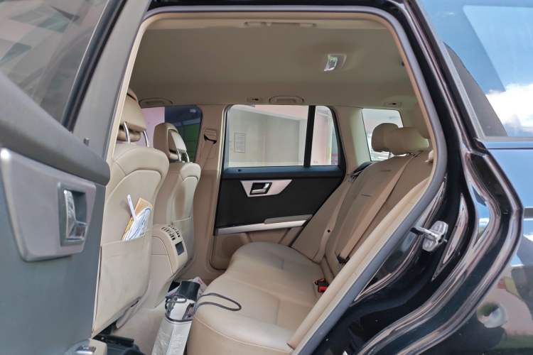 Used Mercedes-Benz GLK-Class 2011 GLK 300 4MATIC Dynamic Model Left Rear Seat
