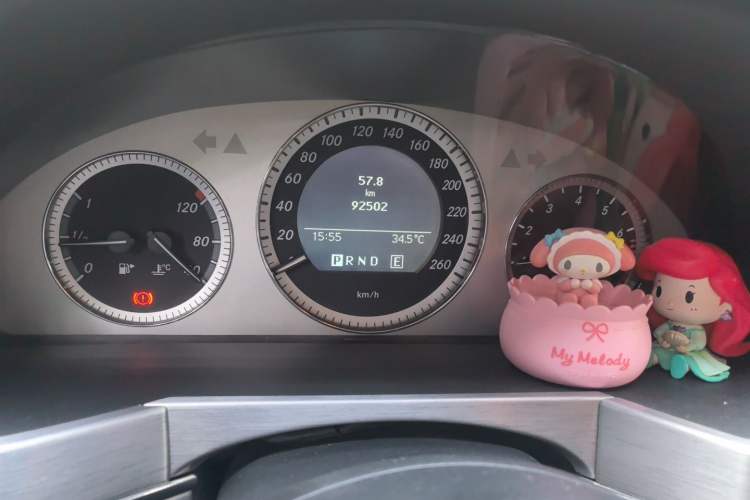 Used Mercedes-Benz GLK-Class 2011 GLK 300 4MATIC Fashion Model Odometer Close Up