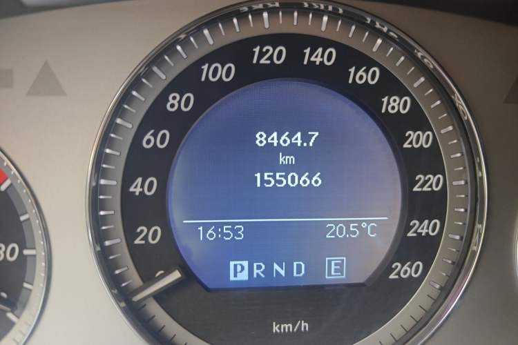 Used Mercedes-Benz GLK-Class 2011 GLK 300 4MATIC Fashion Model Odometer Close Up