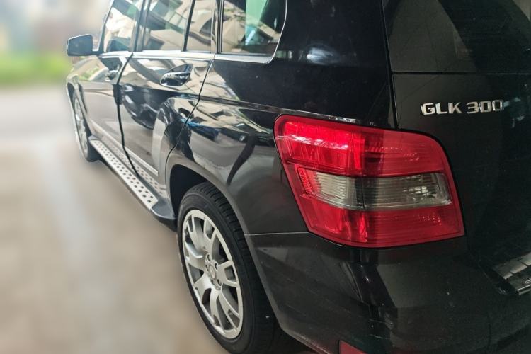 Used Mercedes-Benz GLK-Class 2011 GLK 300 4MATIC Fashion Model Rear Left 45 Deg