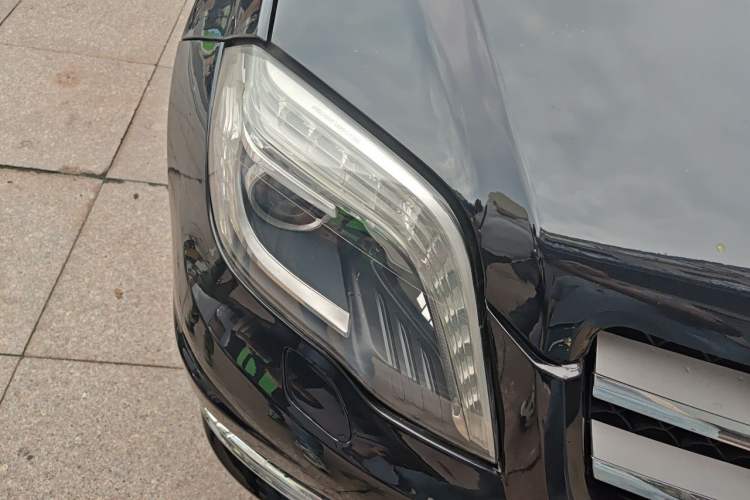 Used Mercedes-Benz GLK-Class 2011 GLK 300 4MATIC Fashion Model Right Front Headlight