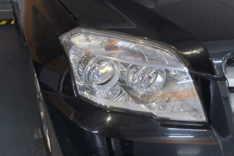 Used Mercedes-Benz GLK-Class 2011 GLK 300 4MATIC Fashion Model Right Front Headlight