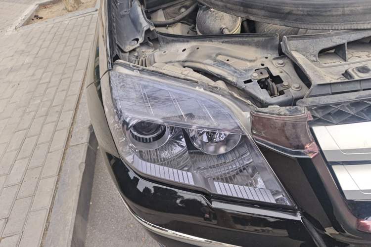 Used Mercedes-Benz GLK-Class 2011 GLK 300 4MATIC Dynamic Model Right Front Headlight