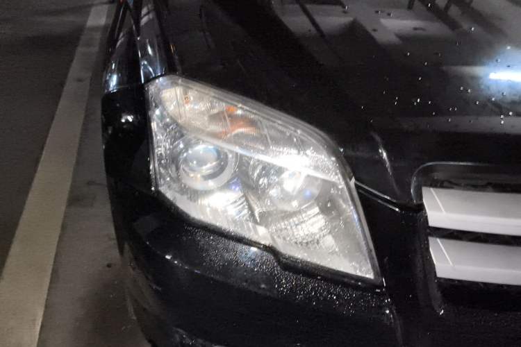 Used Mercedes-Benz GLK-Class 2011 GLK 300 4MATIC Fashion Model Right Front Headlight