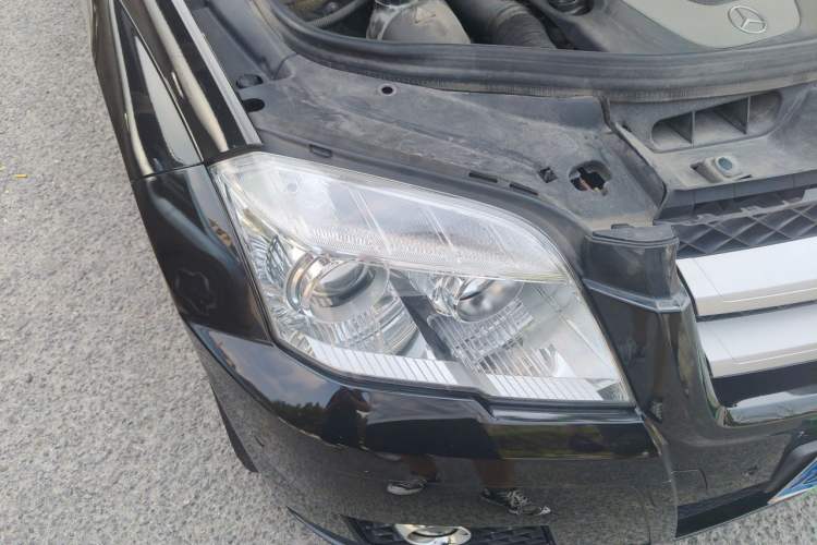 Used Mercedes-Benz GLK-Class 2011 GLK 300 4MATIC Dynamic Model Right Front Headlight