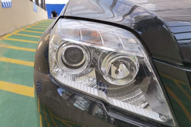 Used Mercedes-Benz GLK-Class 2011 GLK 300 4MATIC Dynamic Model Right Front Headlight