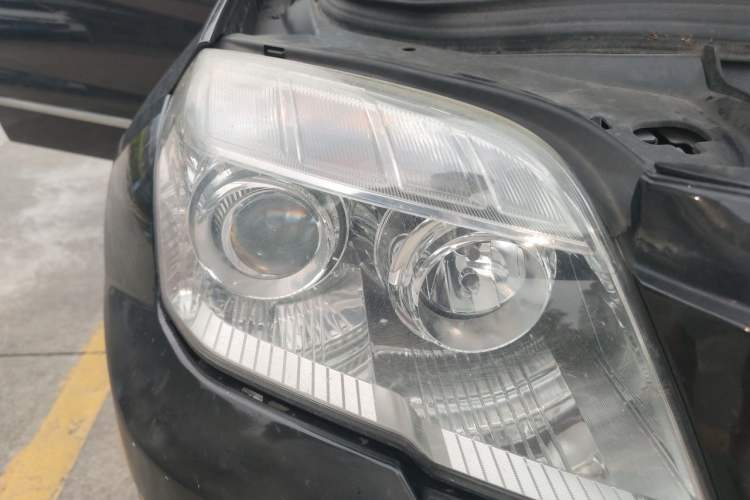 Used Mercedes-Benz GLK-Class 2011 GLK 300 4MATIC Dynamic Model Right Front Headlight
