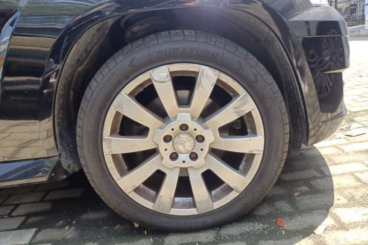 Used Mercedes-Benz GLK-Class 2011 GLK 300 4MATIC Fashion Model Right Front Wheel Hub