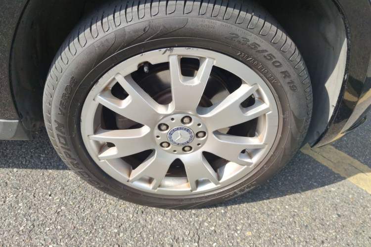 Used Mercedes-Benz GLK-Class 2011 GLK 300 4MATIC Dynamic Model Right Front Wheel Hub