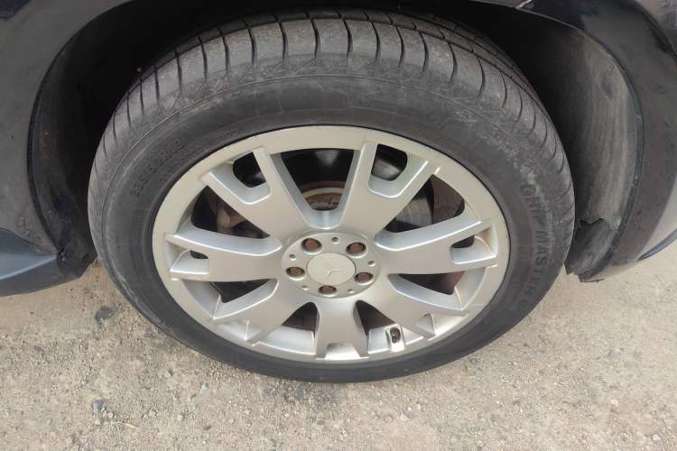 Used Mercedes-Benz GLK-Class 2011 GLK 300 4MATIC Dynamic Model Right Front Wheel Hub