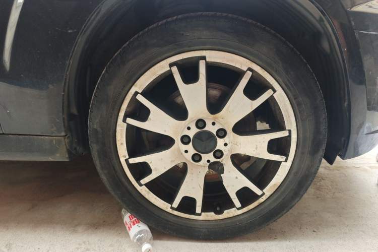 Used Mercedes-Benz GLK-Class 2011 GLK 300 4MATIC Luxury Model Right Front Wheel Hub