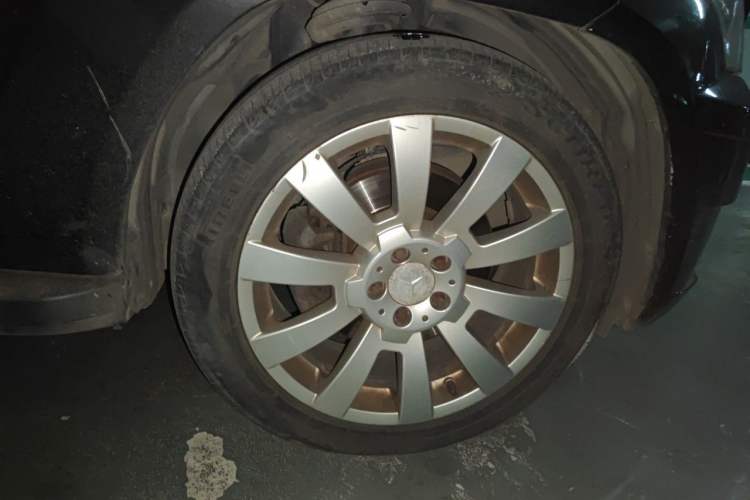 Used Mercedes-Benz GLK-Class 2011 GLK 300 4MATIC Luxury Model Right Front Wheel Hub
