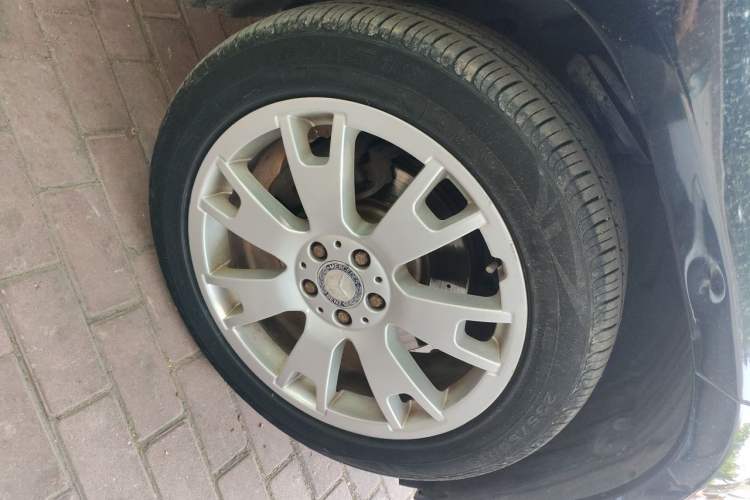 Used Mercedes-Benz GLK-Class 2011 GLK 300 4MATIC Dynamic Model Right Front Wheel Hub