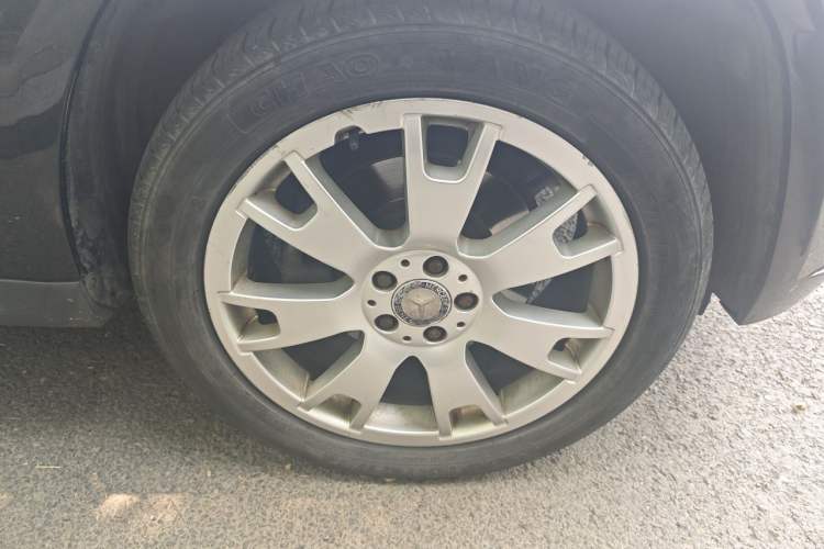 Used Mercedes-Benz GLK-Class 2011 GLK 300 4MATIC Dynamic Model Right Front Wheel Hub