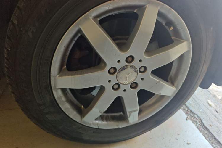 Used Mercedes-Benz GLK-Class 2011 GLK 300 4MATIC Dynamic Model Right Front Wheel Hub
