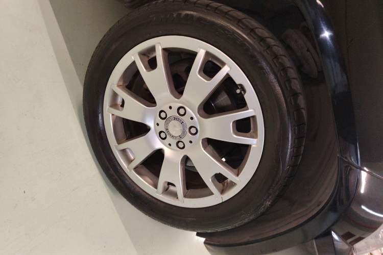 Used Mercedes-Benz GLK-Class 2011 GLK 300 4MATIC Dynamic Model Right Front Wheel Hub