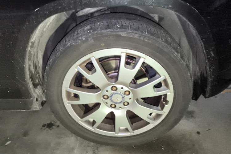 Used Mercedes-Benz GLK-Class 2011 GLK 300 4MATIC Fashion Model Right Front Wheel Hub