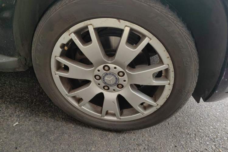 Used Mercedes-Benz GLK-Class 2011 GLK 300 4MATIC Luxury Model Right Front Wheel Hub