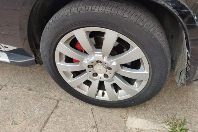 Used Mercedes-Benz GLK-Class 2011 GLK 300 4MATIC Luxury Model Right Front Wheel Hub